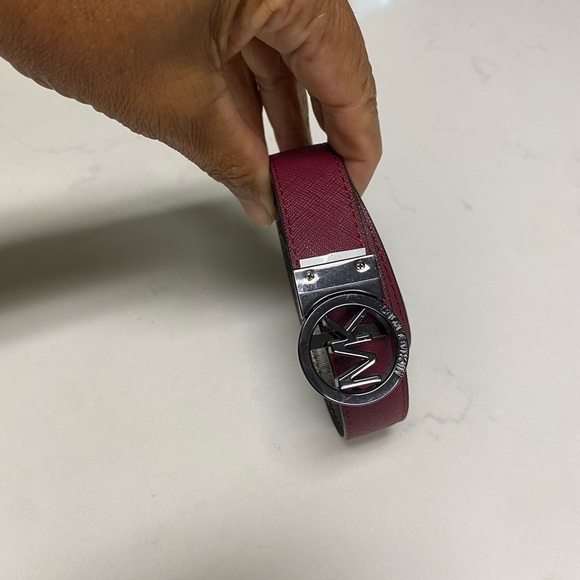 Michael Kors Twist Reversible Leather MK Logo Buckle Belt Red/Silver, Size M/L - Picture 12 of 16